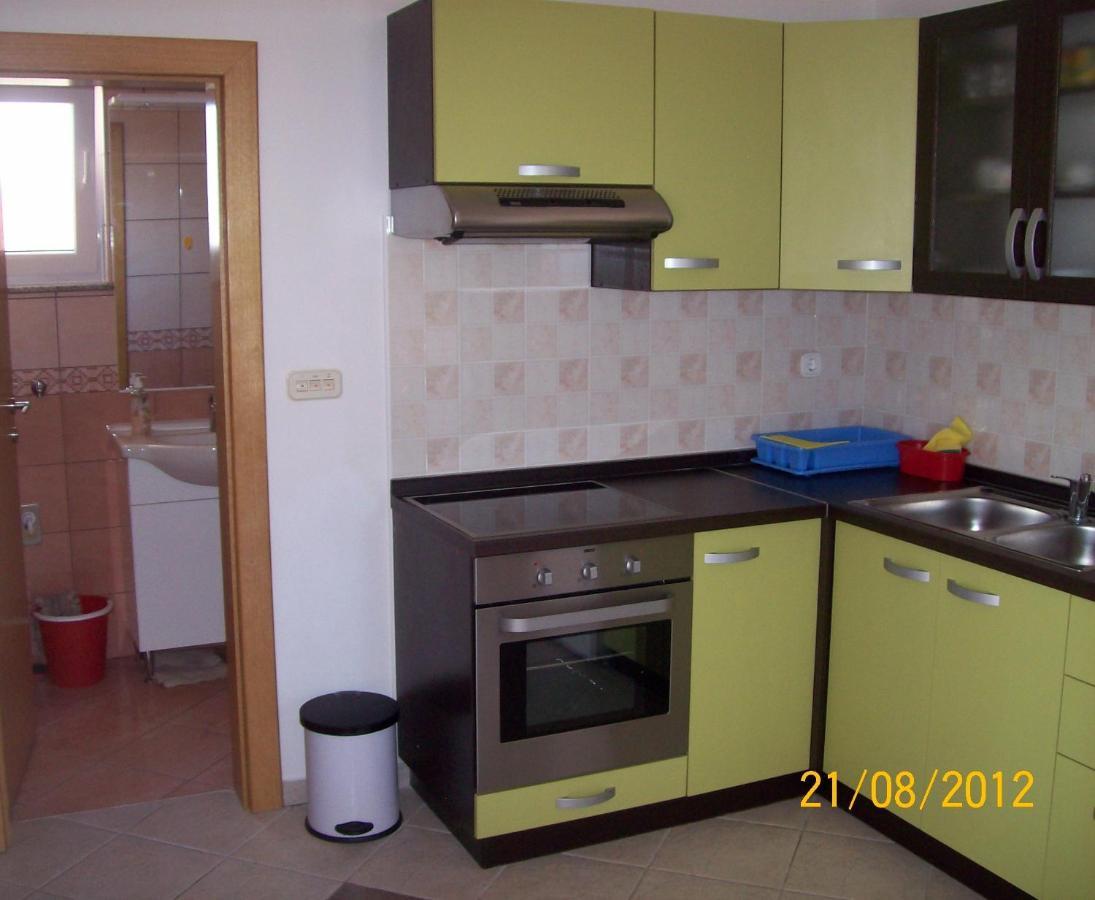 Apartments With A Parking Space Vir - 17422 Bagian luar foto