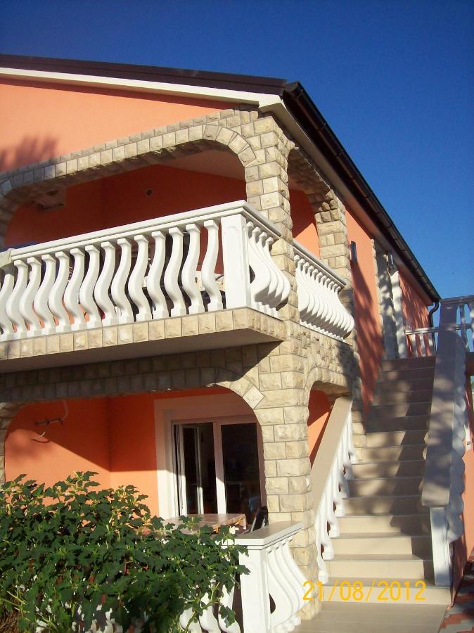 Apartments With A Parking Space Vir - 17422 Bagian luar foto